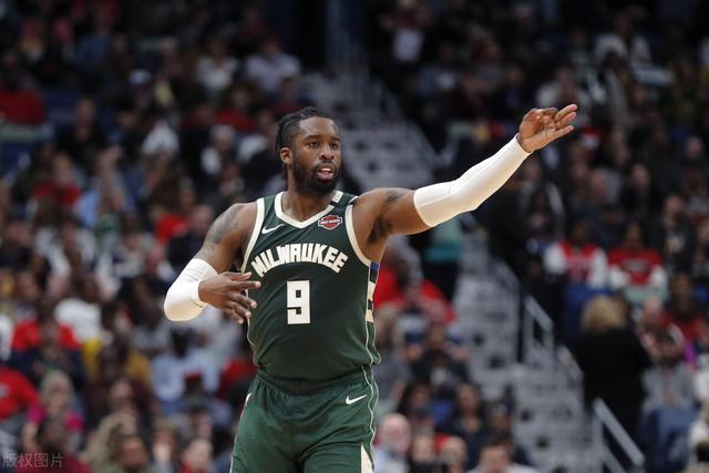 周琦21+17胡金秋伤退 广东再胜广厦总比分2-0